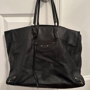Balenciaga Papier A4 Tote bag. #BalenciagaTote #LuxuryHandbag